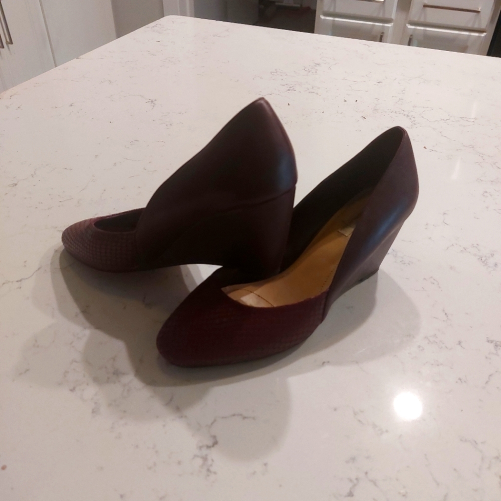 Tahari wedge dress shoes.  Size 7.